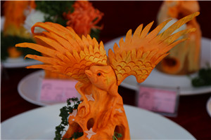 云南新东方烹饪学校 新东方烹饪学校 云南新东方 云南学厨师 雕刻 食品雕刻