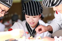 来云南新东方：“西点女神”≥“白富美”