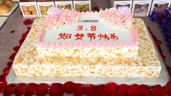 这才是女神节的正确打开方式……