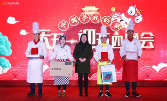 云南新东方“中国梦 我的梦”庆五一 迎五四晚会隆重举行