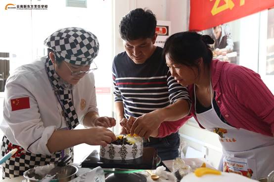 惊呆！家长会居然还能这样玩……