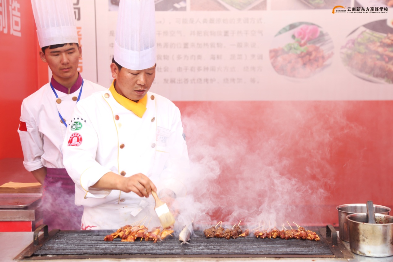 新东方“美食一条街”营业进行时，坐等被撩……