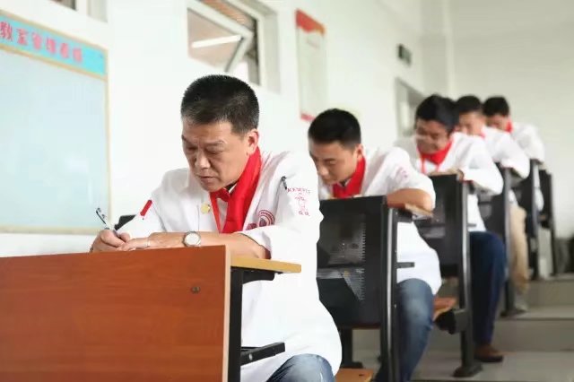 小编带你围观“丘比杯”中国新东方烹饪技能大赛之教师组