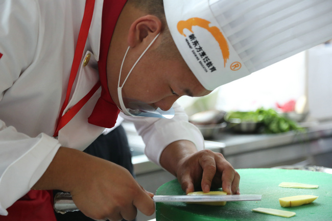 ——“丘比杯”第四届中国新东方烹饪技能大赛教师组决赛隆重启幕