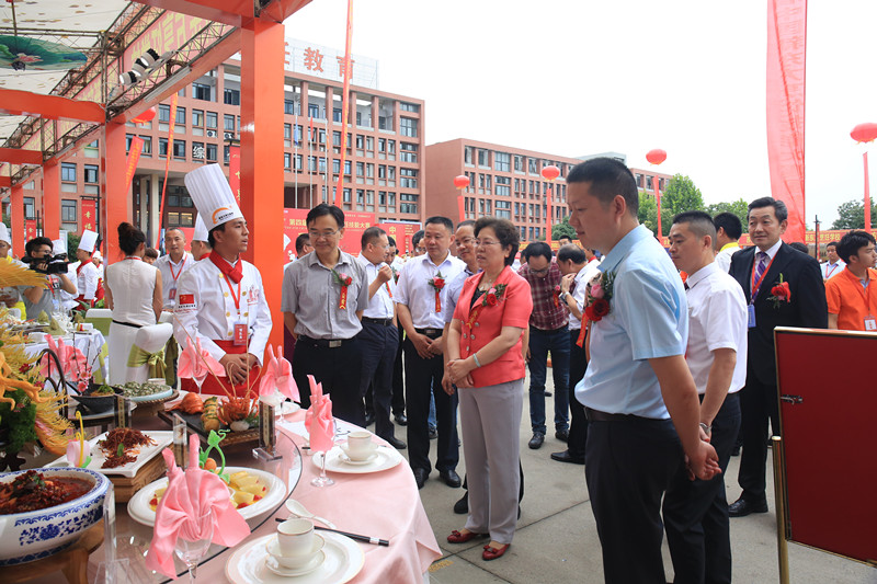 媒体聚焦  “丘比杯”第四届中国新东方烹饪技能大赛