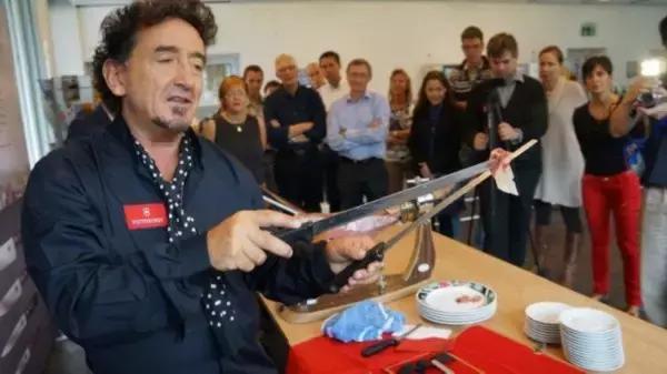 你见过切一条火腿，就挣2.8万的厨师吗