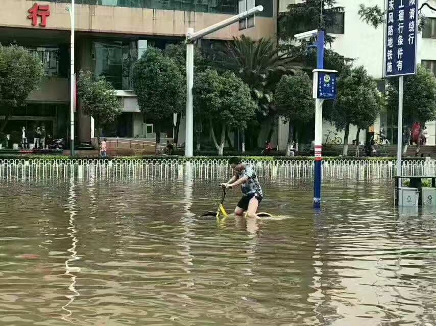 史诗级巨作：陪你到昆明看一看海