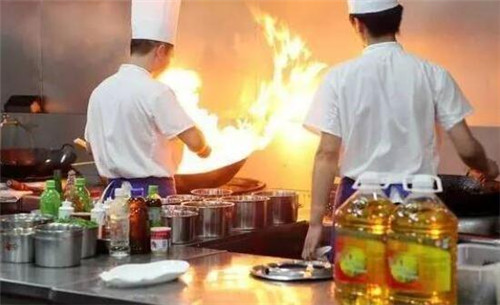 后厨安全须知，请谨慎点开……