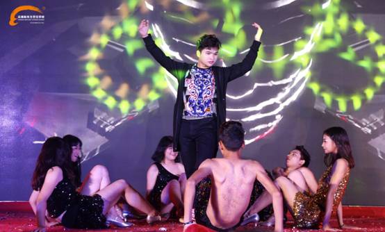 “双节”悄然至 燃爆新东方