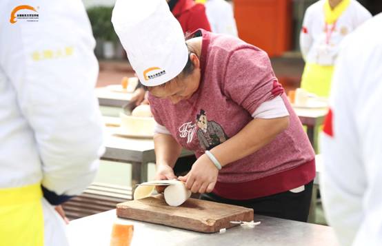 月牙塘社区工作技能培训走进云南新东方